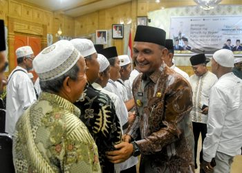 Bupati Hurmin Ingatkan Calon Jama’ah Haji Sarolangun Khusyuk Beribadah